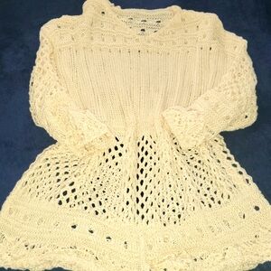 Like new sweater, size XL, 12 cream color